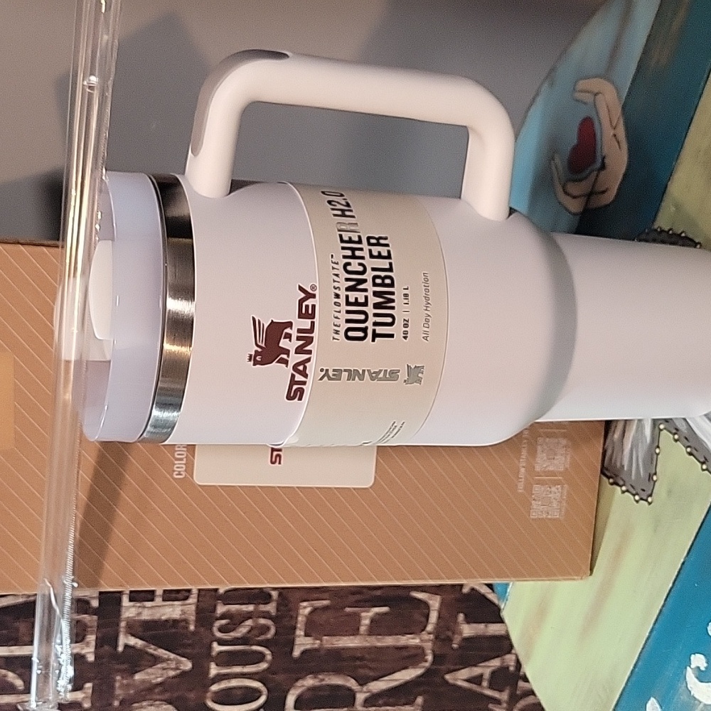 Stanley White Thermos H2.0 40oz Tumbler
